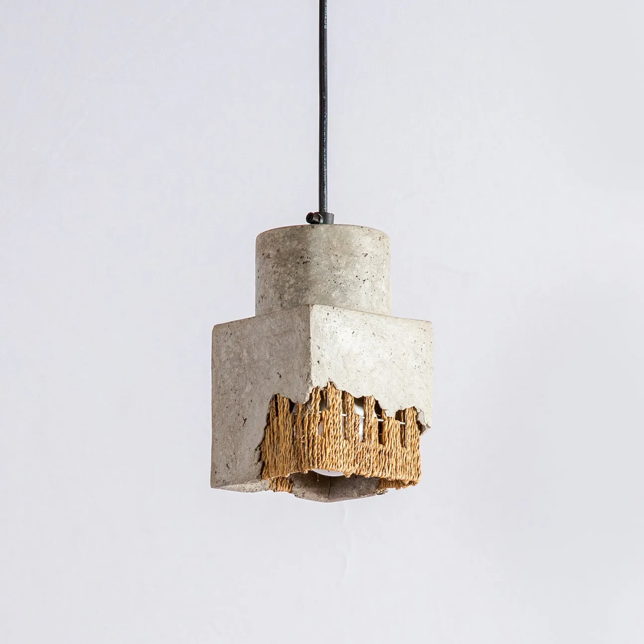 Cubicask Pendant Lamp with Banana Fiber Rope