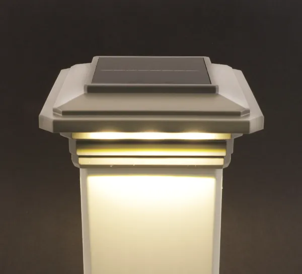 Lake Lite™ 4"x4" Solar Post Cap Light for Trex