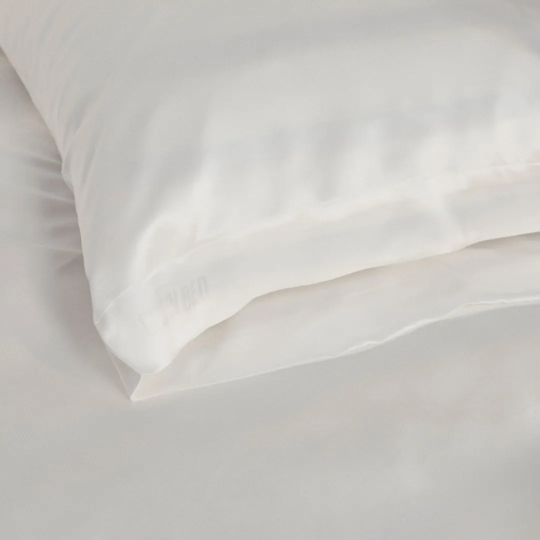 Lunya | Washable Silk 'Good In Bed' Pillowcase