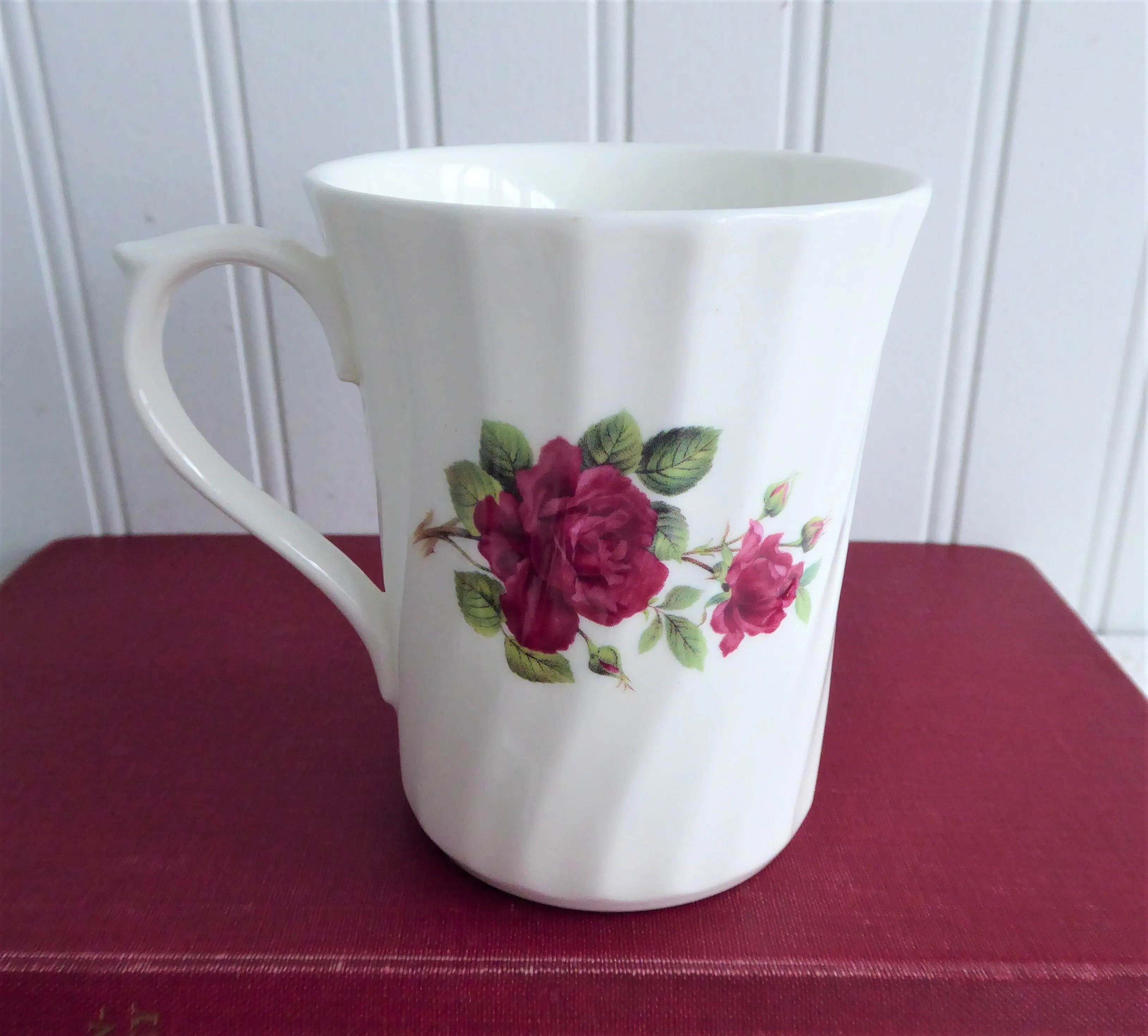 Mug Burgundy Roses England Bone China Allyn Nelson Royal Patrician 2003