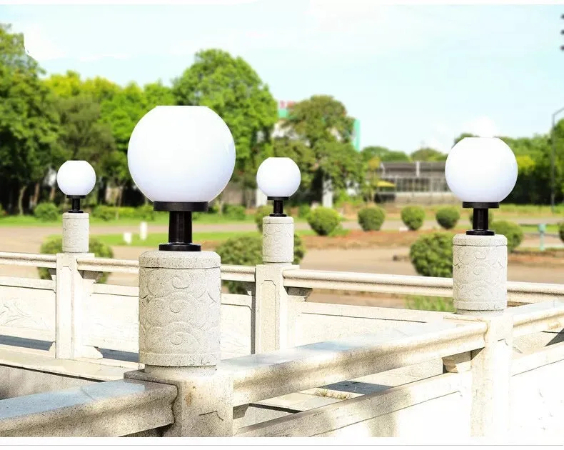 Solar globe light